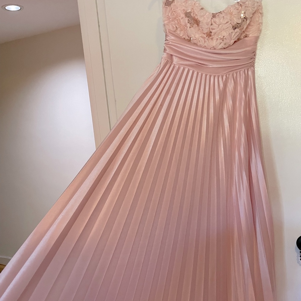 Pink pleated strapless floral gown - Picture 6 of 11